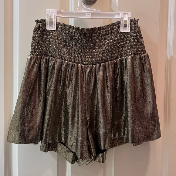 Gold Sparkle Smocked Waist Shorts Size Small - Picture 3 of 4